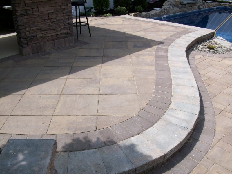 cambridge 18x18 paver patio idea